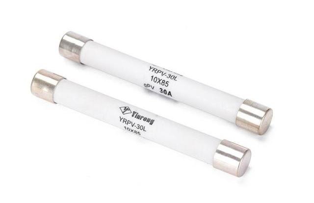 Πλεονεκτήματα του 1500VDC Solar PV Fuse Link