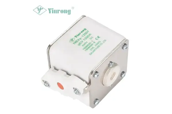 Ποια είναι η λειτουργία του EV Automotive και του EVSE Fuse;